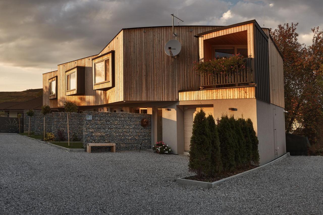 Apartmany Lama Malatiny Exterior foto